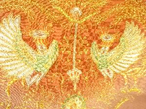 アンティーク　作家物　唐花に向かい鳳凰模様刺繍一つ紋着物(比翼付き)